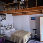 Pergamon Hotel *